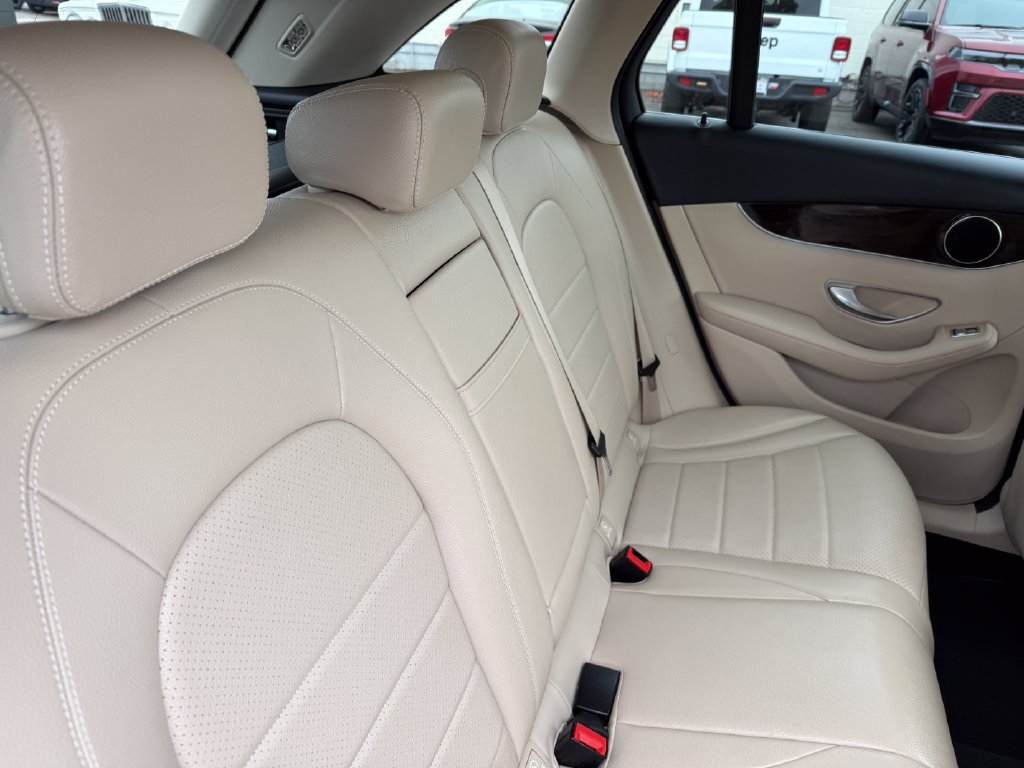 Used 2019 Mercedes-Benz GLC 300 image 14
