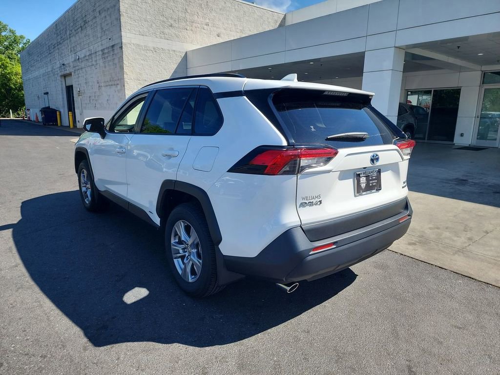 Used 2023 Toyota RAV4 XLE AWD/4WD image 6
