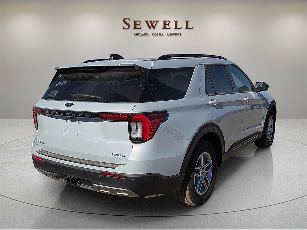 New 2026 Ford Explorer Active image 4