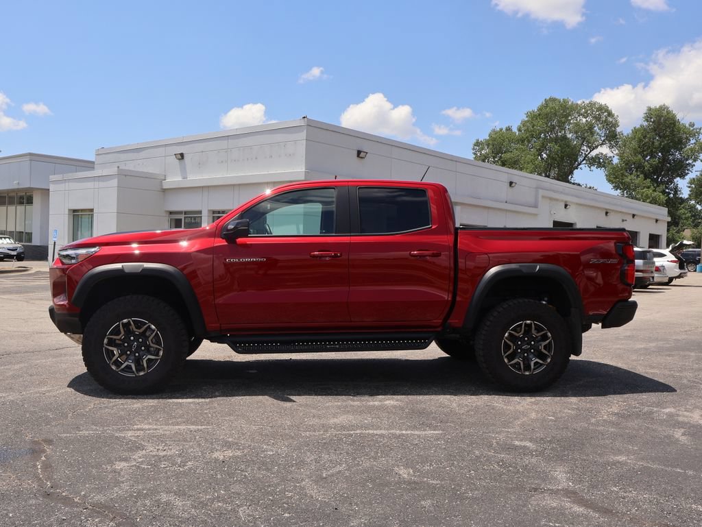 Certified 2024 Chevrolet Colorado ZR2 w/ Technology Package AWD/4WD image 4