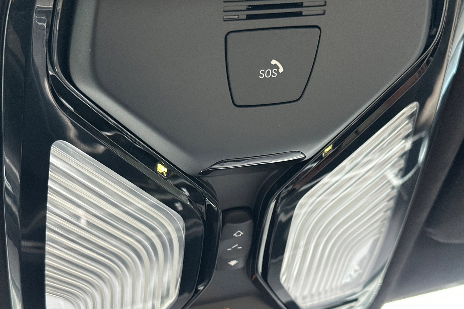 Certified 2025 BMW X7 M60i w/ Climate Comfort Package image 23