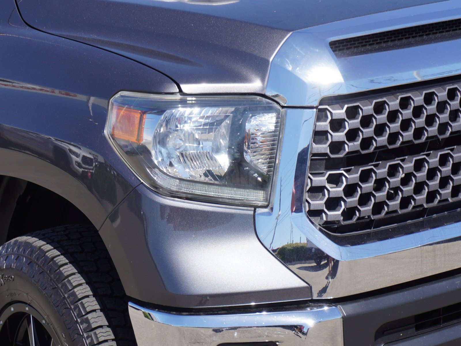Used 2018 Toyota Tundra SR5 RWD image 3