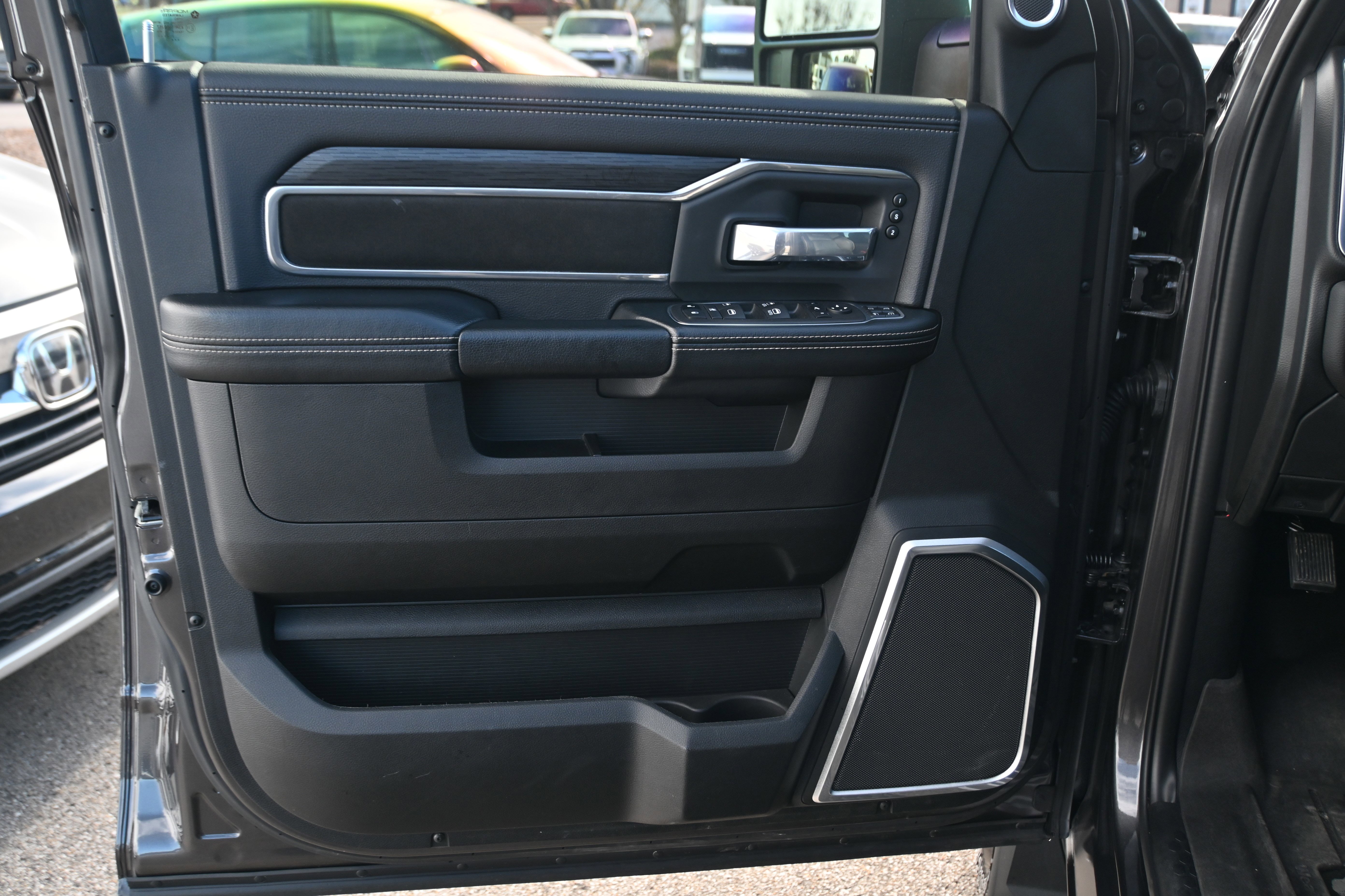 Used 2024 RAM 2500 Laramie w/ Sport Appearance Package image 29