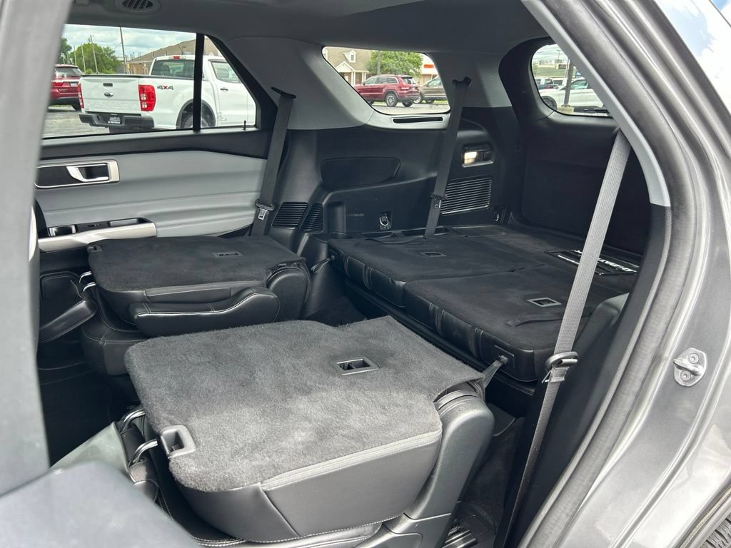 Used 2023 Ford Explorer XLT w/ Equipment Group 202A AWD/4WD image 37