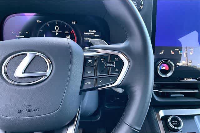 Used 2024 Lexus GX 550 w/ Cold Area Package AWD/4WD image 13