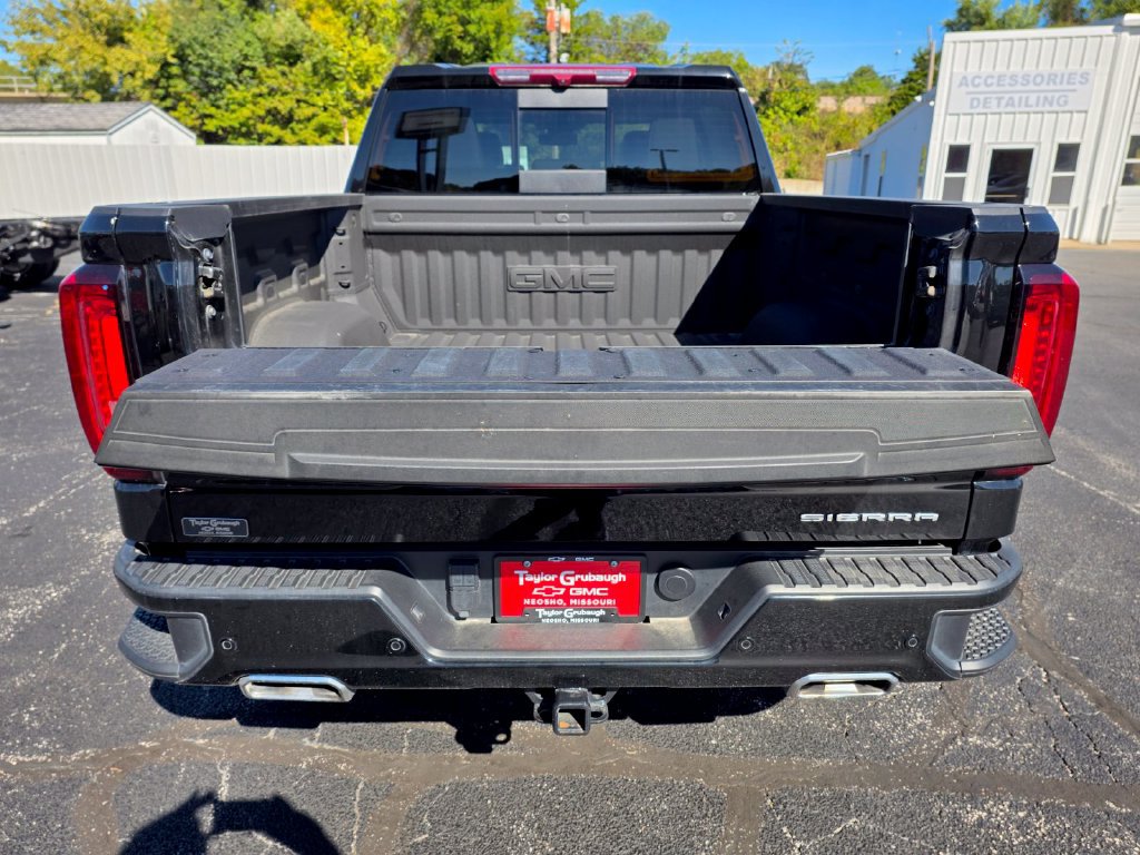 Used 2025 GMC Sierra 1500 Denali AWD/4WD image 9