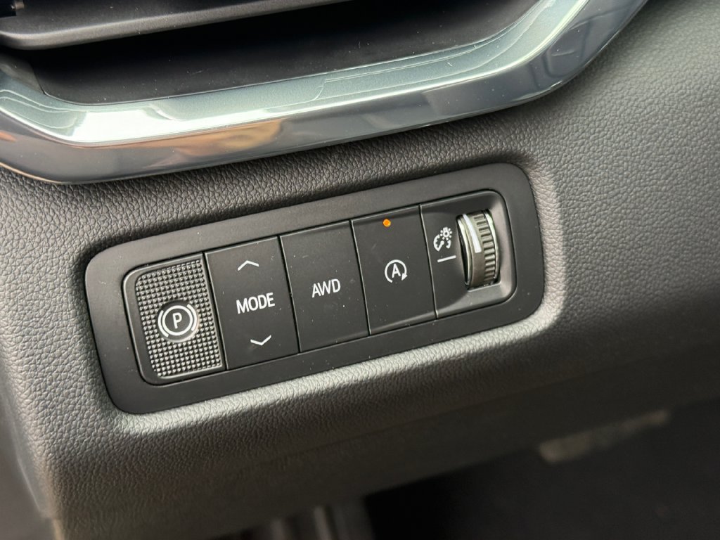 New 2027 GMC Acadia Elevation w/ Elevation Premium Package AWD/4WD image 18