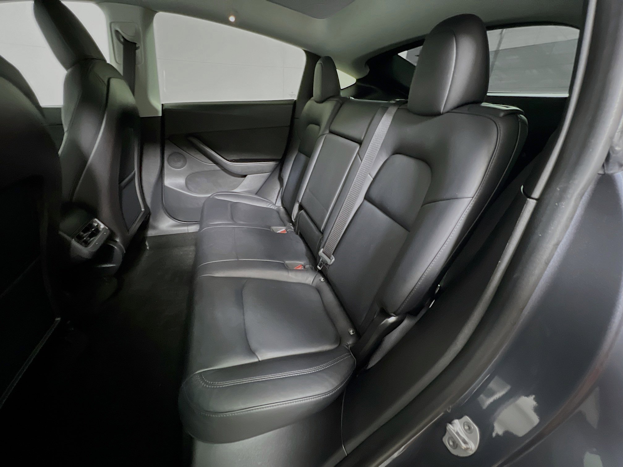 Used 2020 Tesla Model Y Long Range image 27