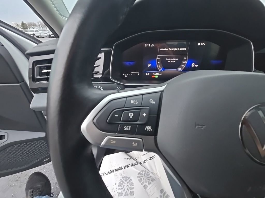 Used 2025 Volkswagen Jetta SE w/ Sunroof Package image 17