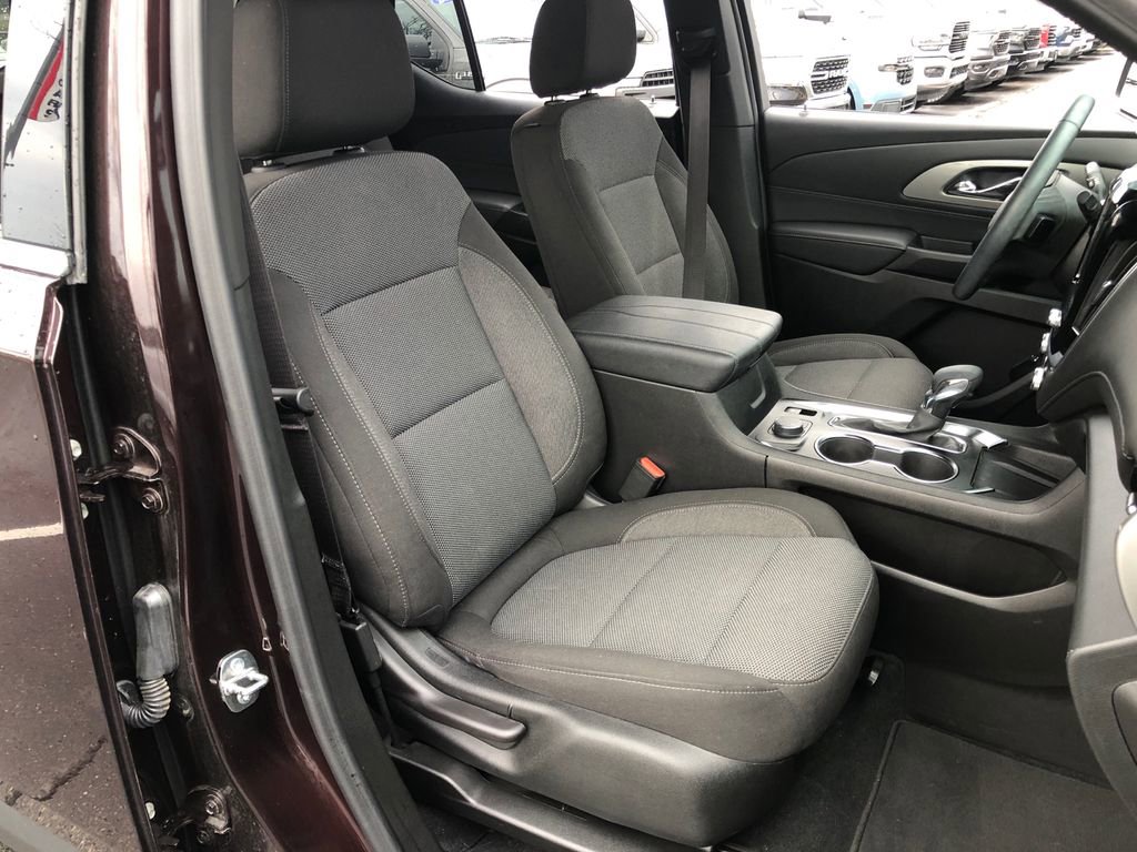 Used 2023 Chevrolet Traverse LT AWD/4WD image 25