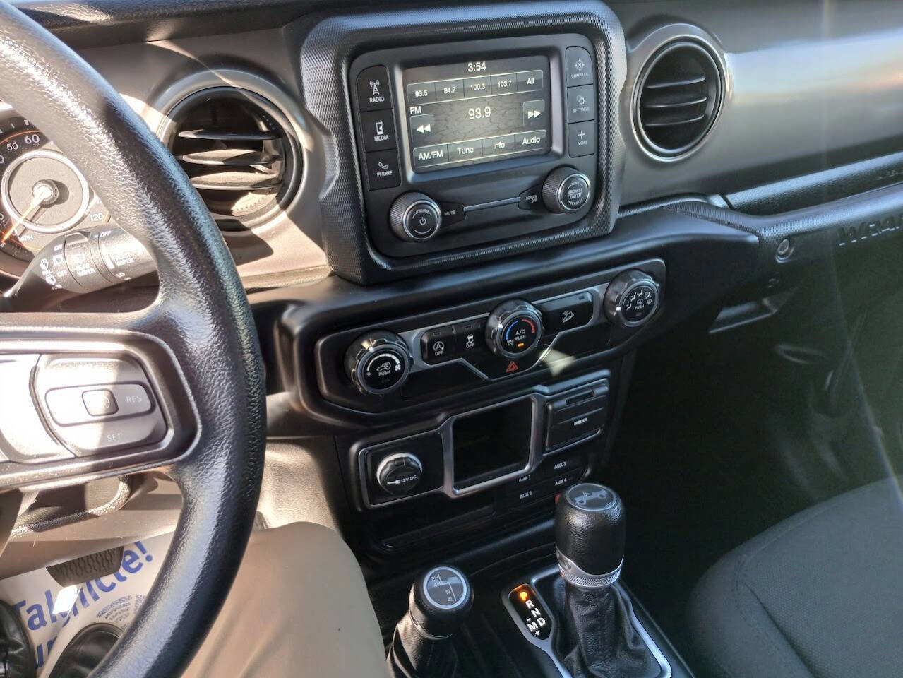 Used 2019 Jeep Wrangler Unlimited Sport image 3
