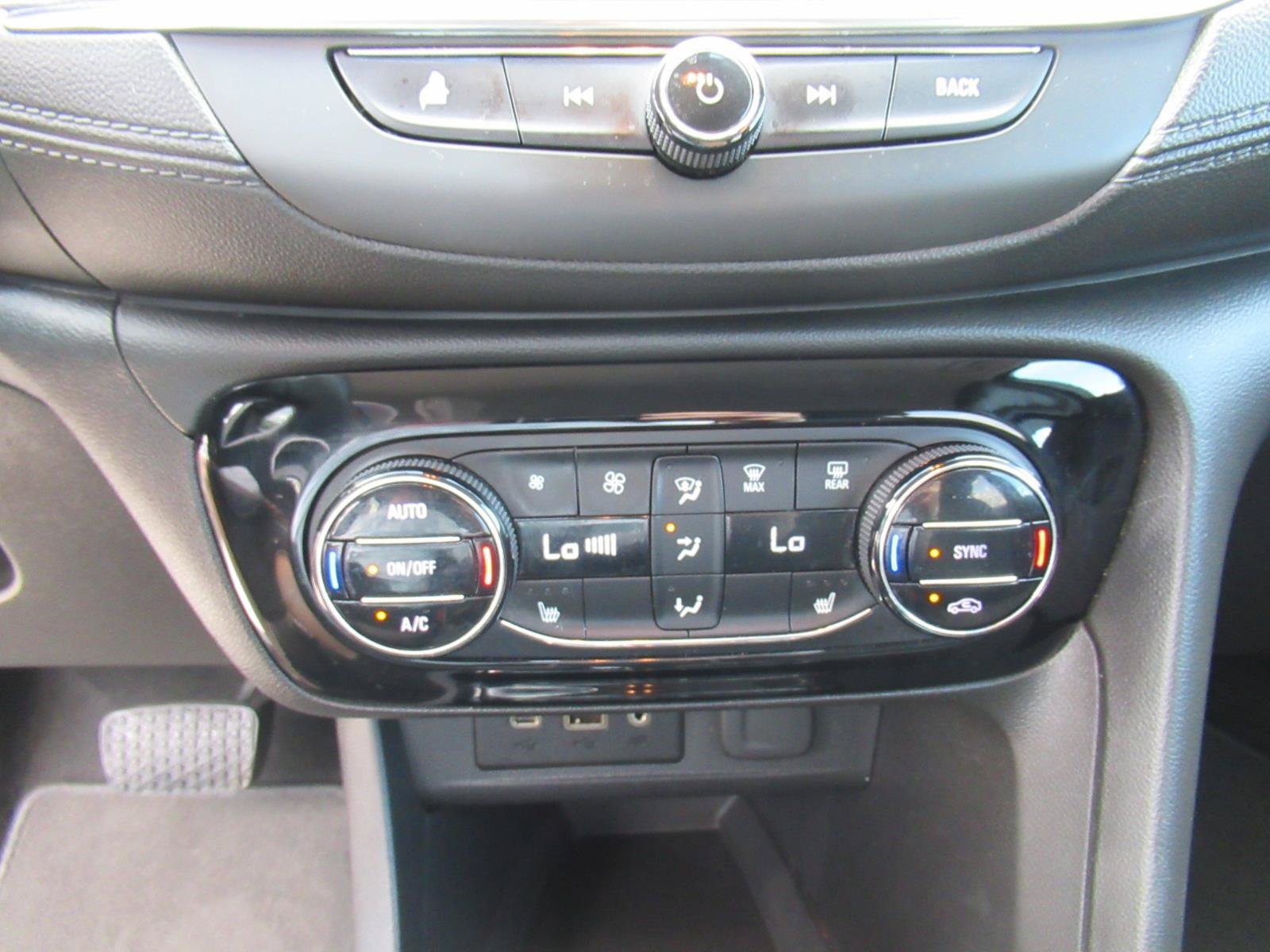 Used 2023 Buick Encore GX Select w/ Sport Touring Package FWD image 23