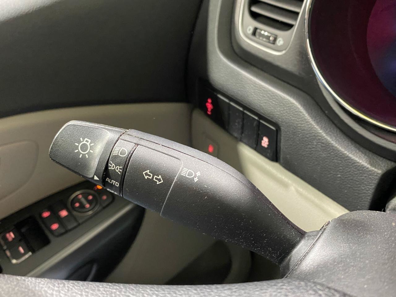 Used 2019 Kia Sedona LX FWD image 24