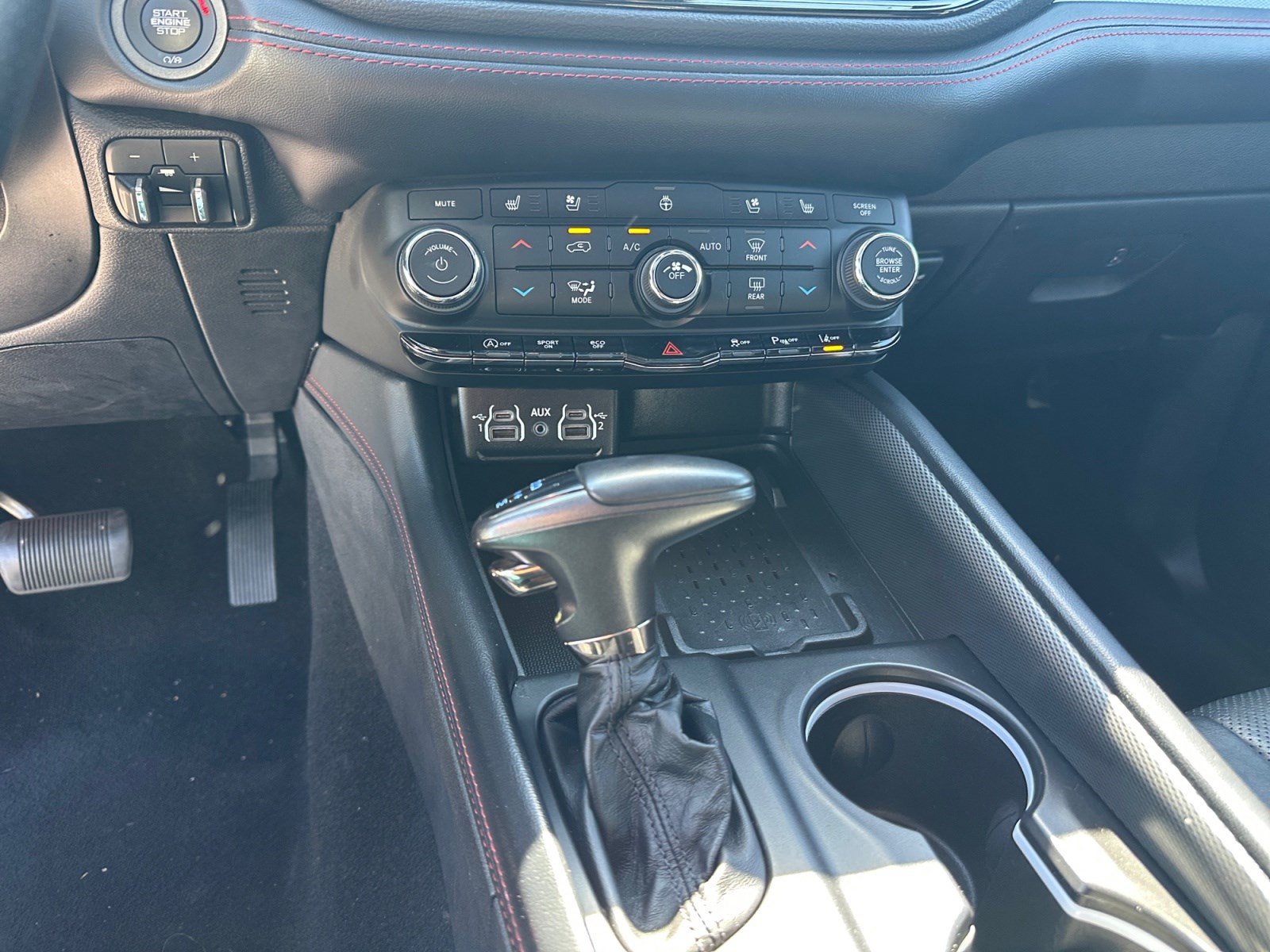 Used 2025 Dodge Durango GT AWD/4WD image 18