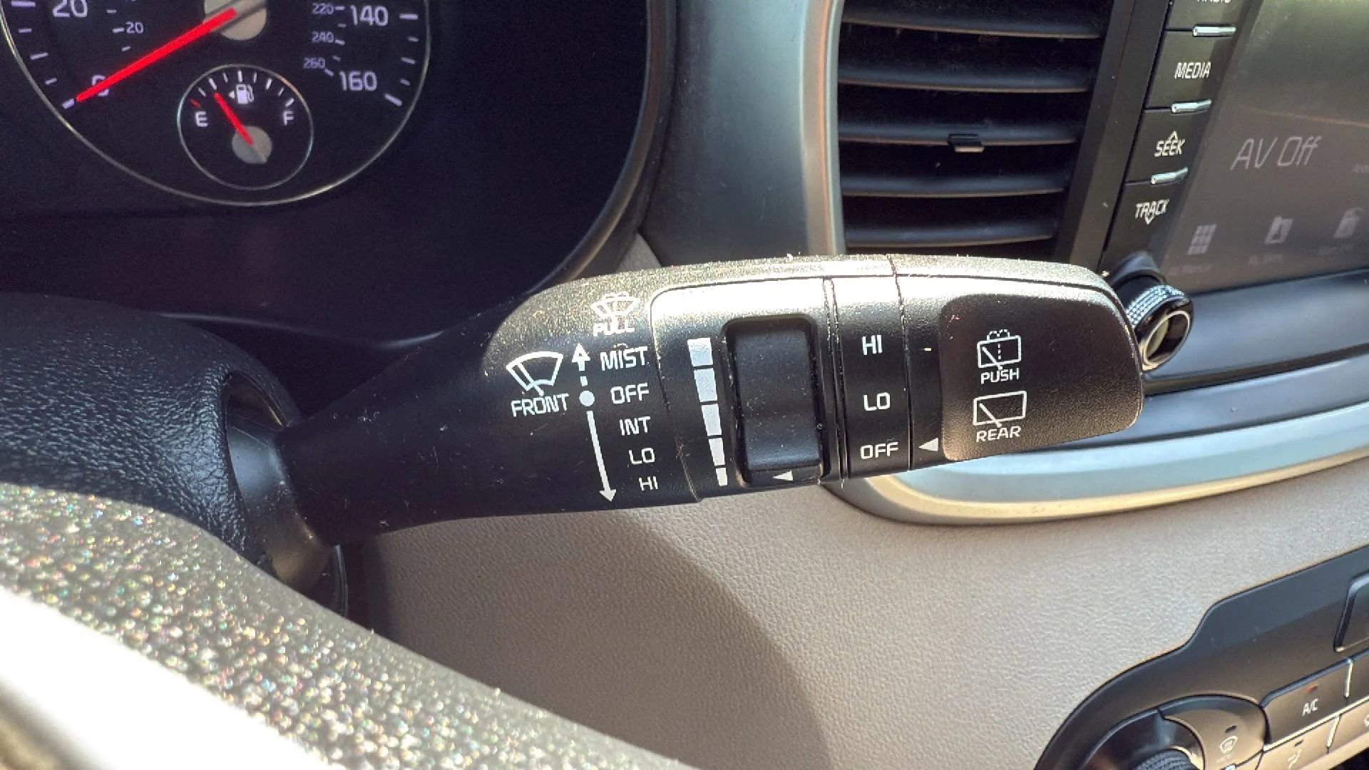 Used 2019 Kia Sorento LX image 13