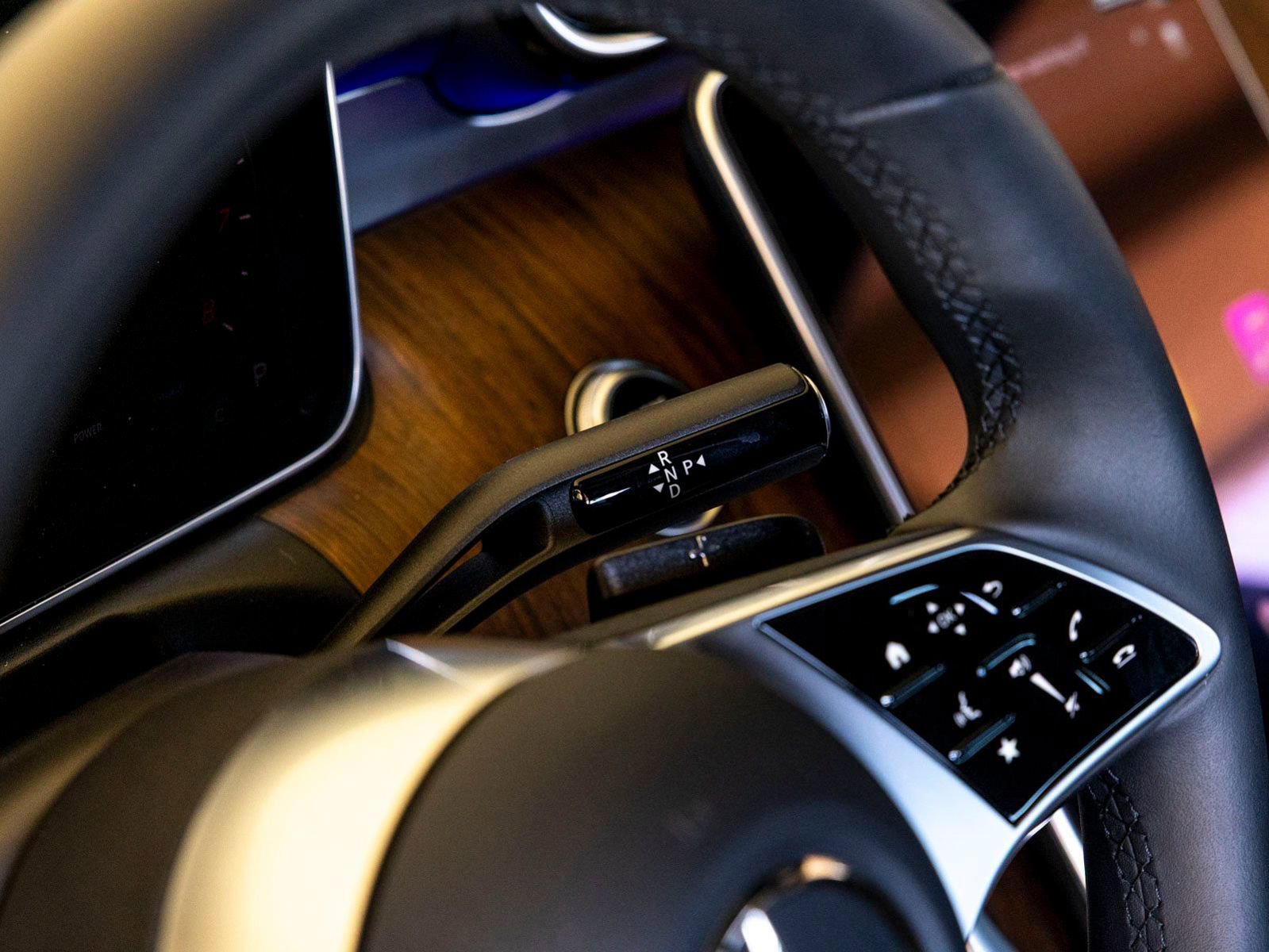 Used 2025 Mercedes-Benz C 300 Sedan image 31