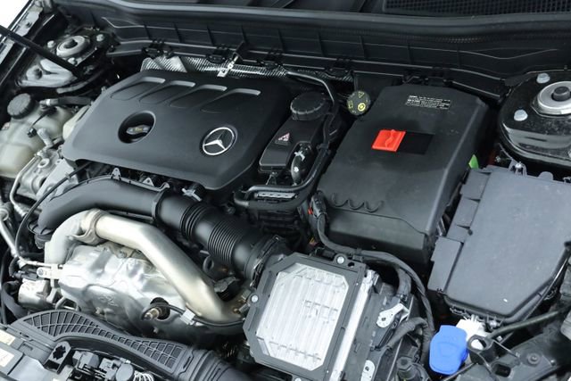 Used 2024 Mercedes-Benz GLB 250 4MATIC image 9