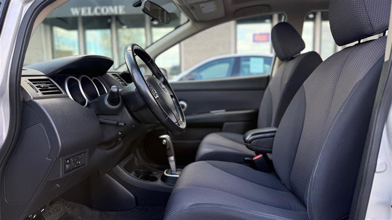 Used 2007 Nissan Versa Hatchback w/ Convenience Pkg FWD image 10