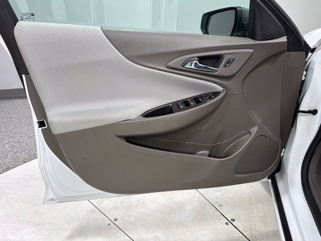 Used 2022 Chevrolet Malibu LS FWD image 8