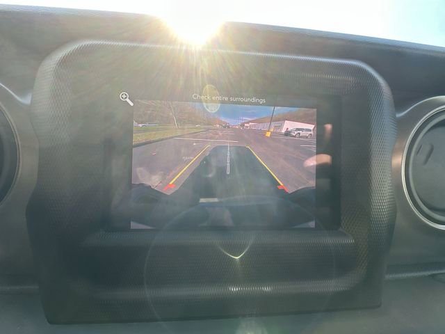 Used 2022 Jeep Gladiator Willys image 25