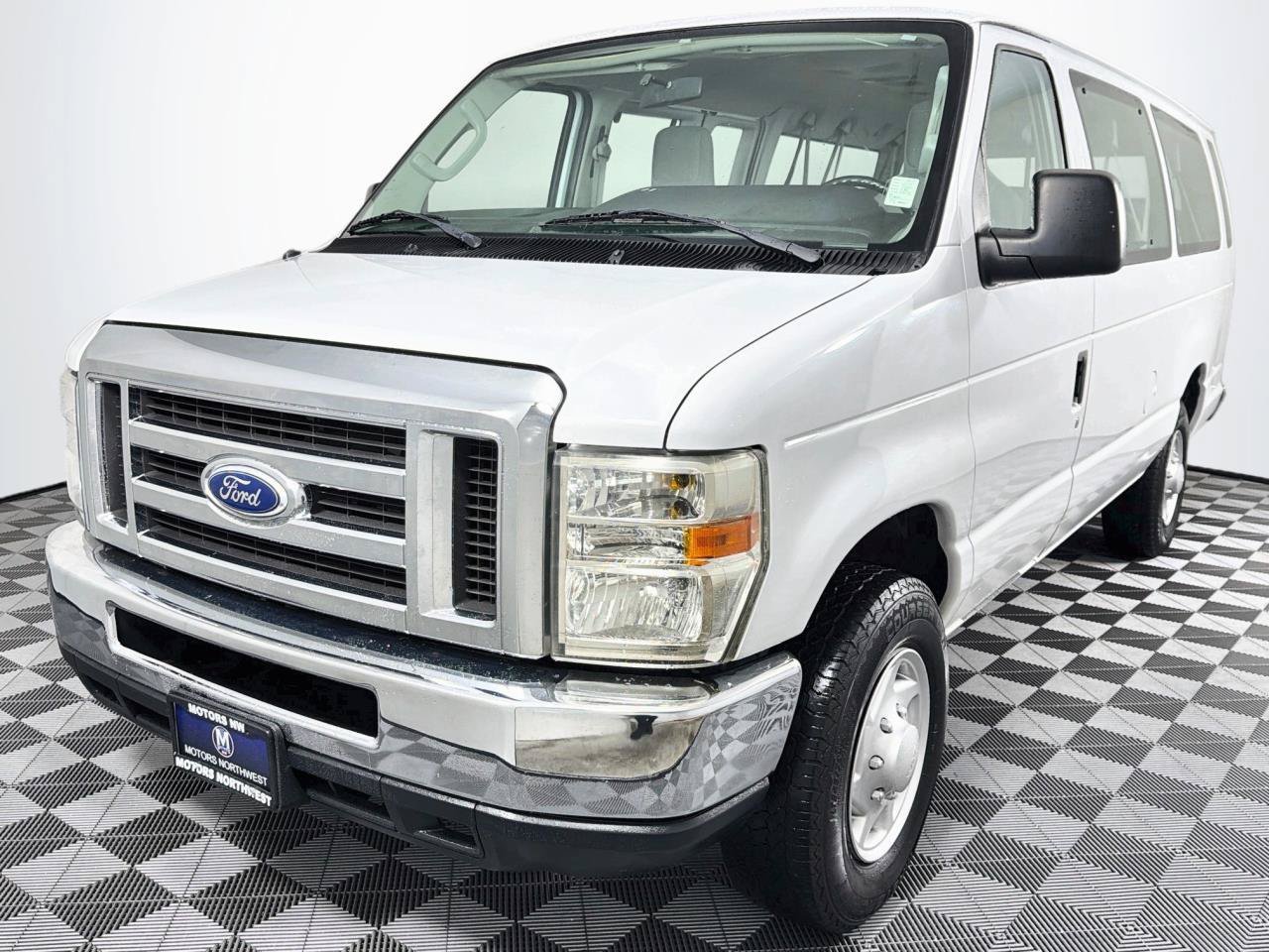 Used 2014 Ford E-350 and Econoline 350 XLT RWD image 5