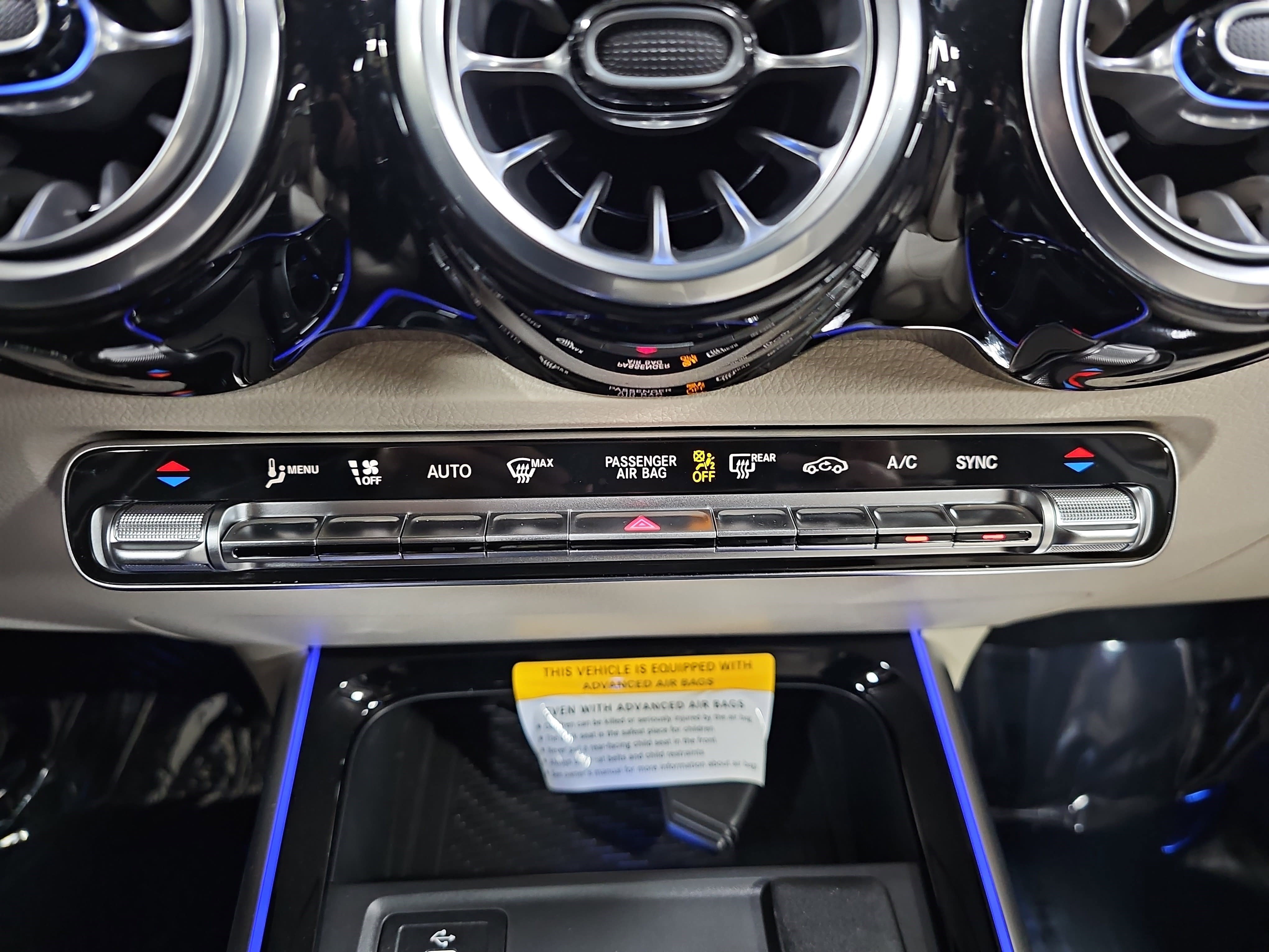 New 2025 Mercedes-Benz GLB 250 image 22