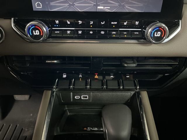 Certified 2025 GMC Canyon Denali AWD/4WD image 18