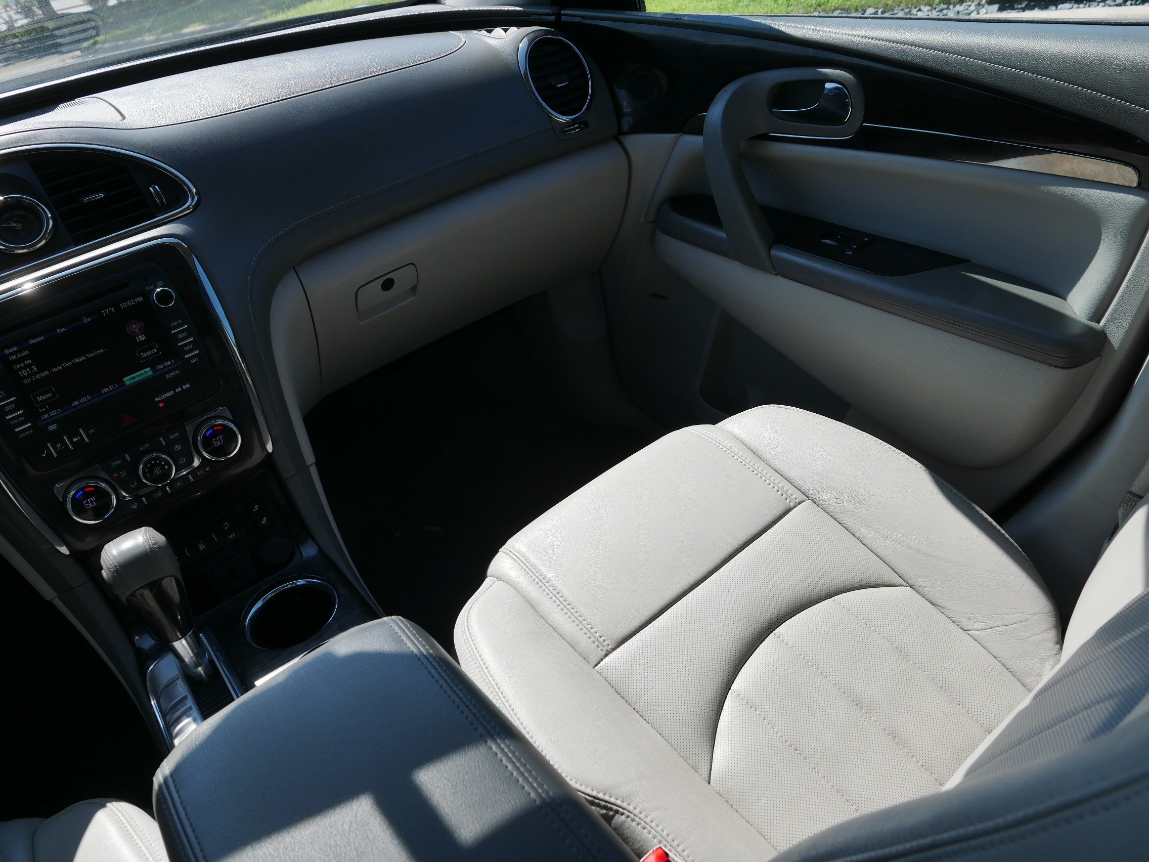 Used 2015 Buick Enclave Leather AWD/4WD image 11