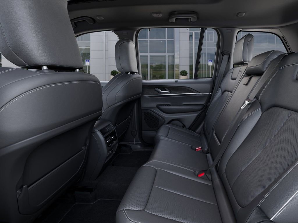 New 2025 Jeep Grand Cherokee Limited w/ Luxury Tech Group II image 23