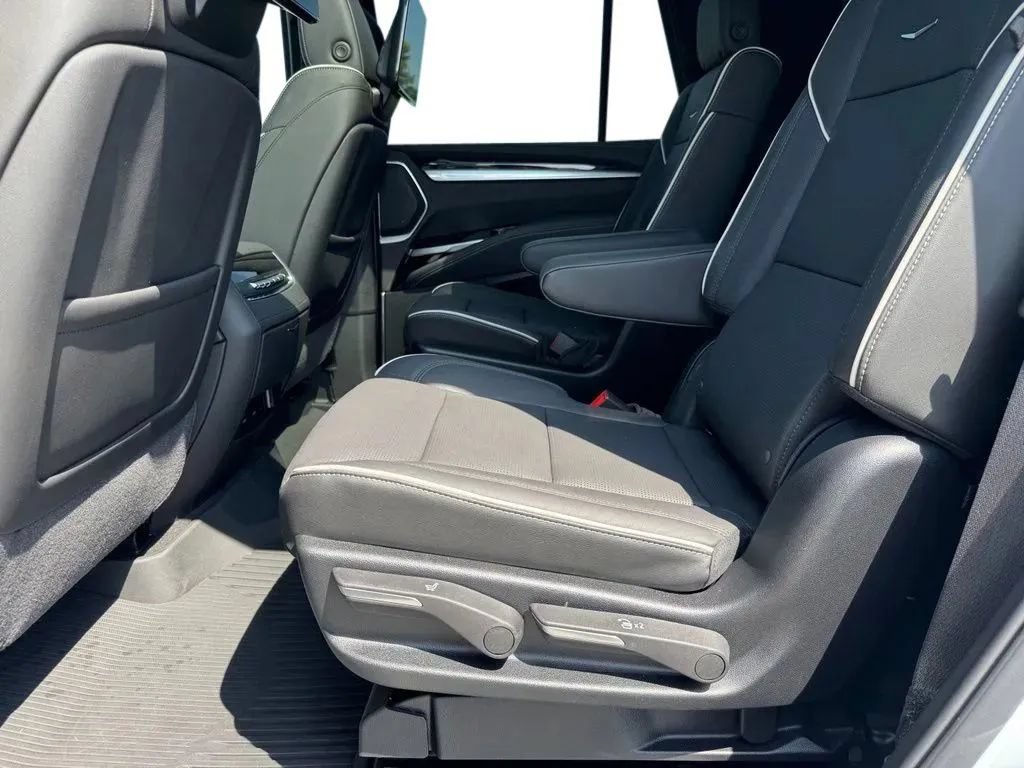 New 2026 Cadillac Escalade Sport w/ Touring Package AWD/4WD image 18