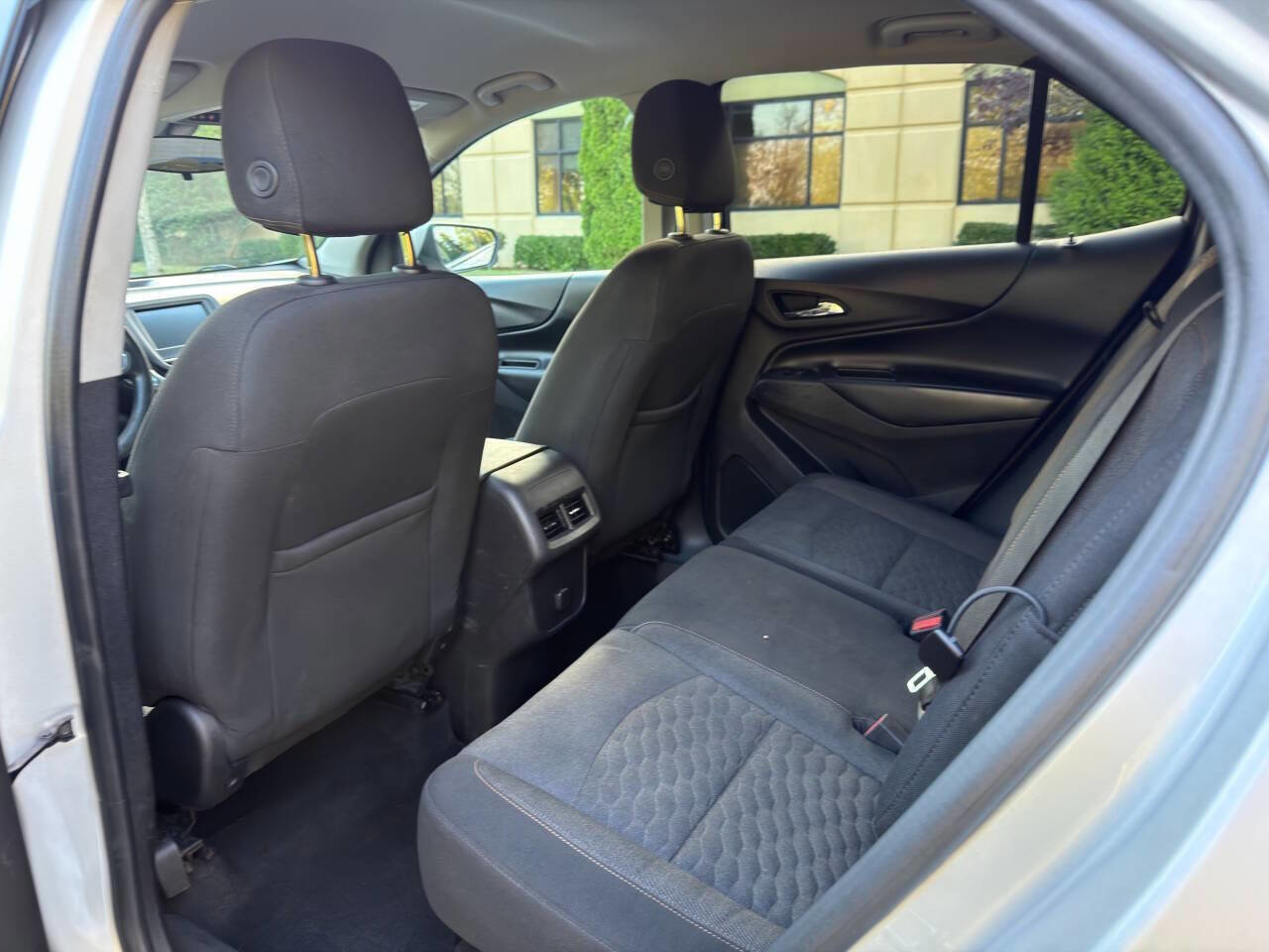 Used 2018 Chevrolet Equinox LT image 24