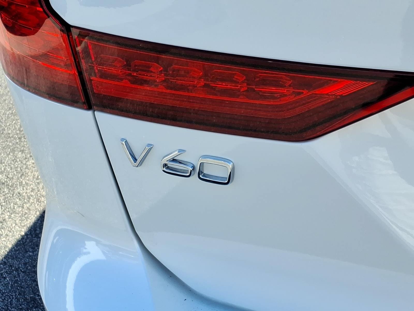 Certified 2025 Volvo V60 B5 Cross Country Plus AWD/4WD image 5