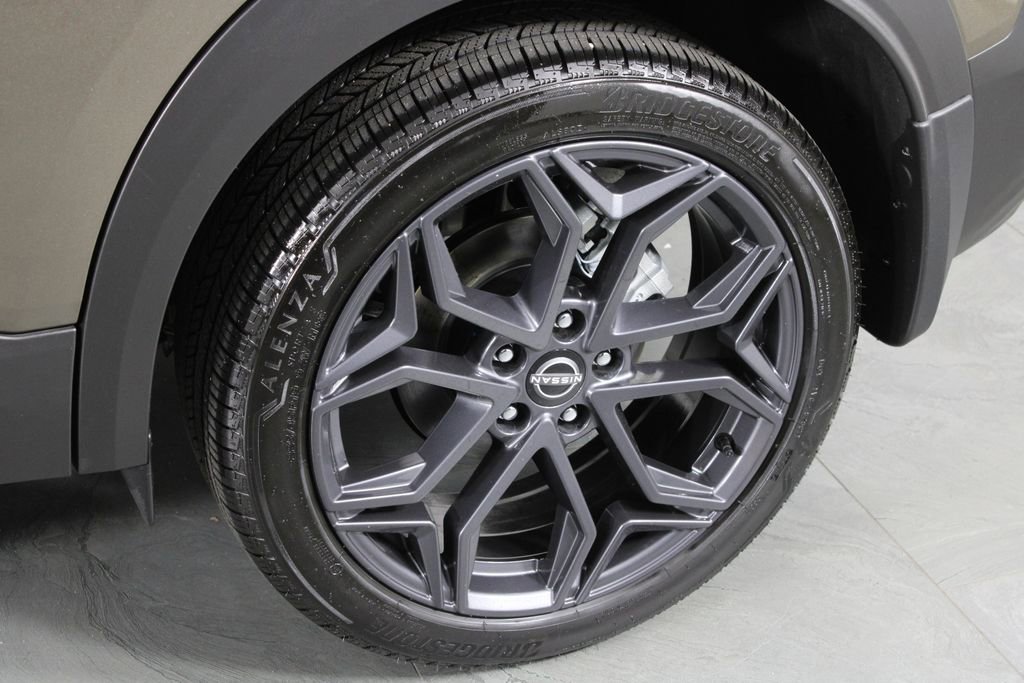 Certified 2025 Nissan Kicks SR image 13