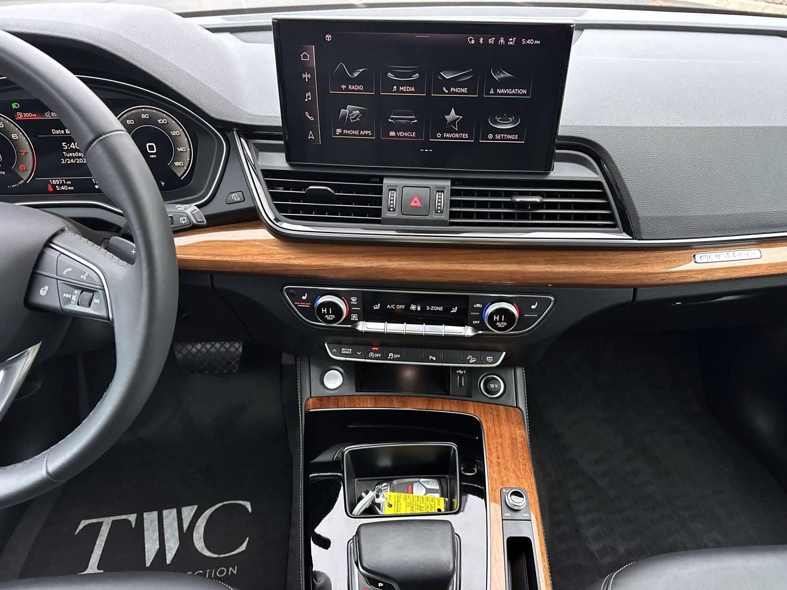 Used 2023 Audi Q5 2.0T Premium Plus image 32