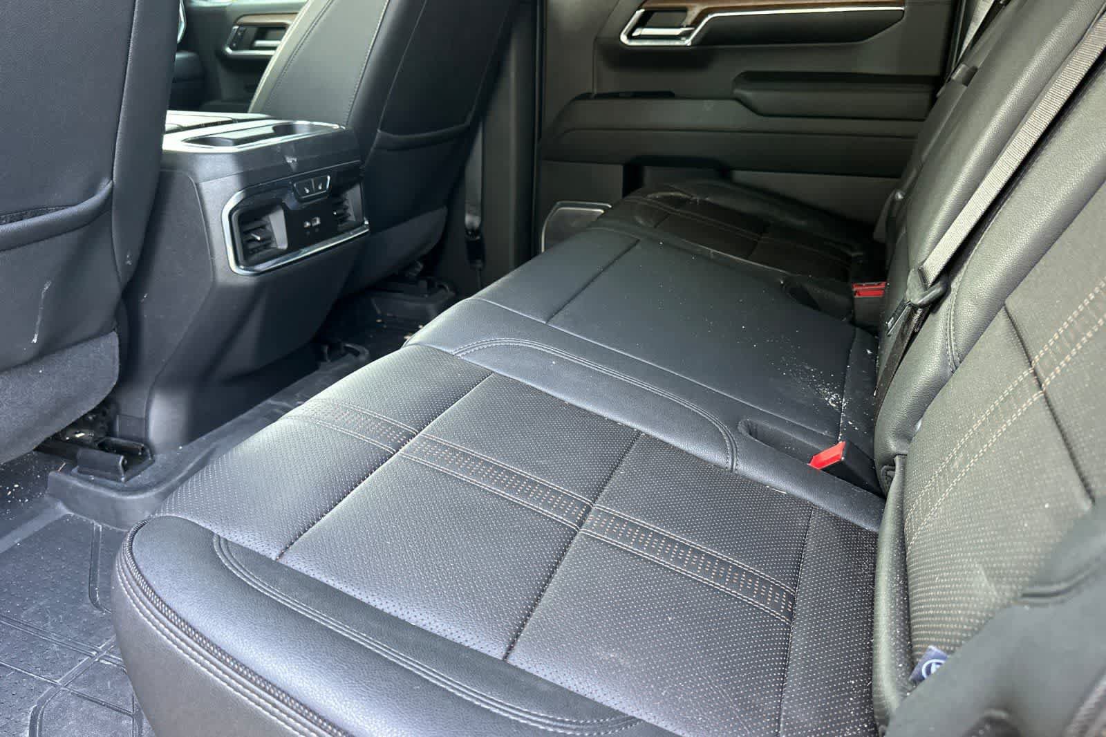 Used 2023 Chevrolet Silverado 1500 High Country w/ High Country Premium Package AWD/4WD image 5