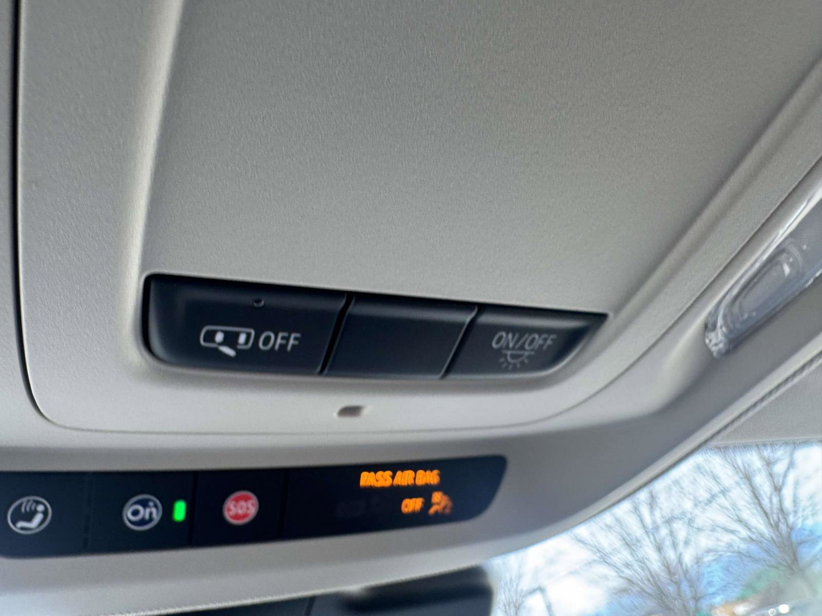 Used 2023 Buick Envision Essence AWD/4WD image 33