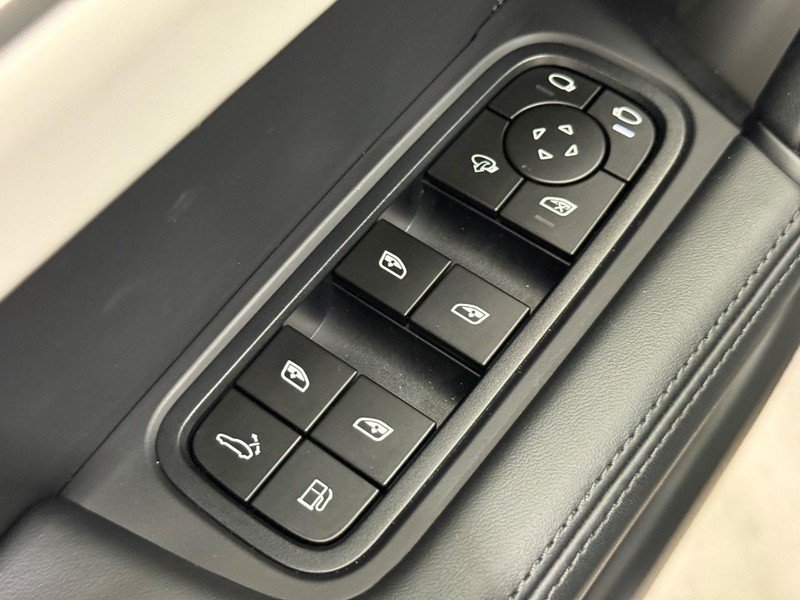 Certified 2025 Porsche Cayenne S AWD/4WD image 24