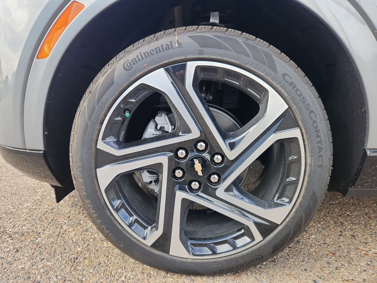 New 2026 Chevrolet Equinox EV LT image 36