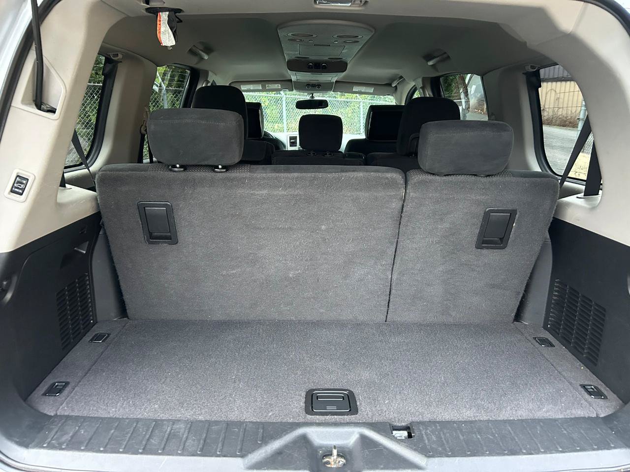 Used 2015 Nissan Armada SV AWD/4WD image 14