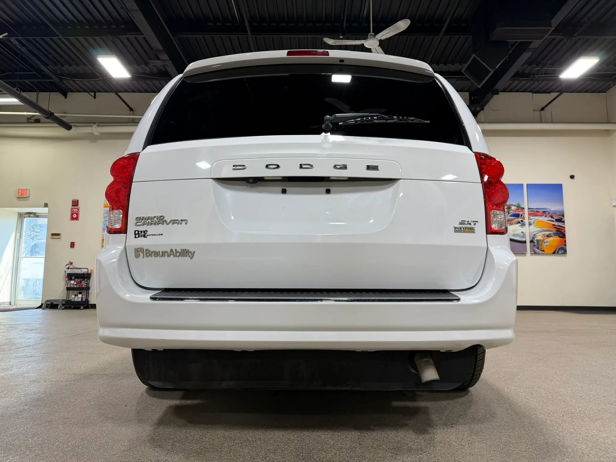 Used 2019 Dodge Grand Caravan SXT FWD image 19