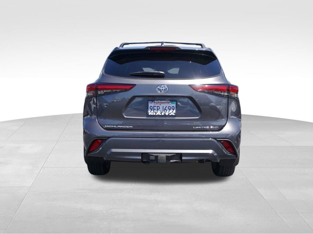 Used 2023 Toyota Highlander Limited image 4