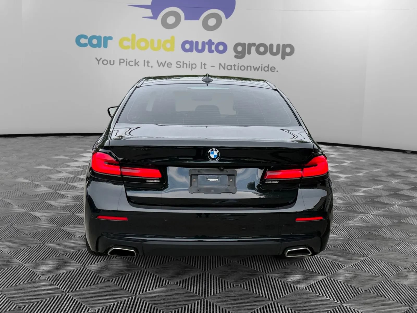 Used 2022 BMW 530i xDrive w/ Convenience Package AWD/4WD image 4