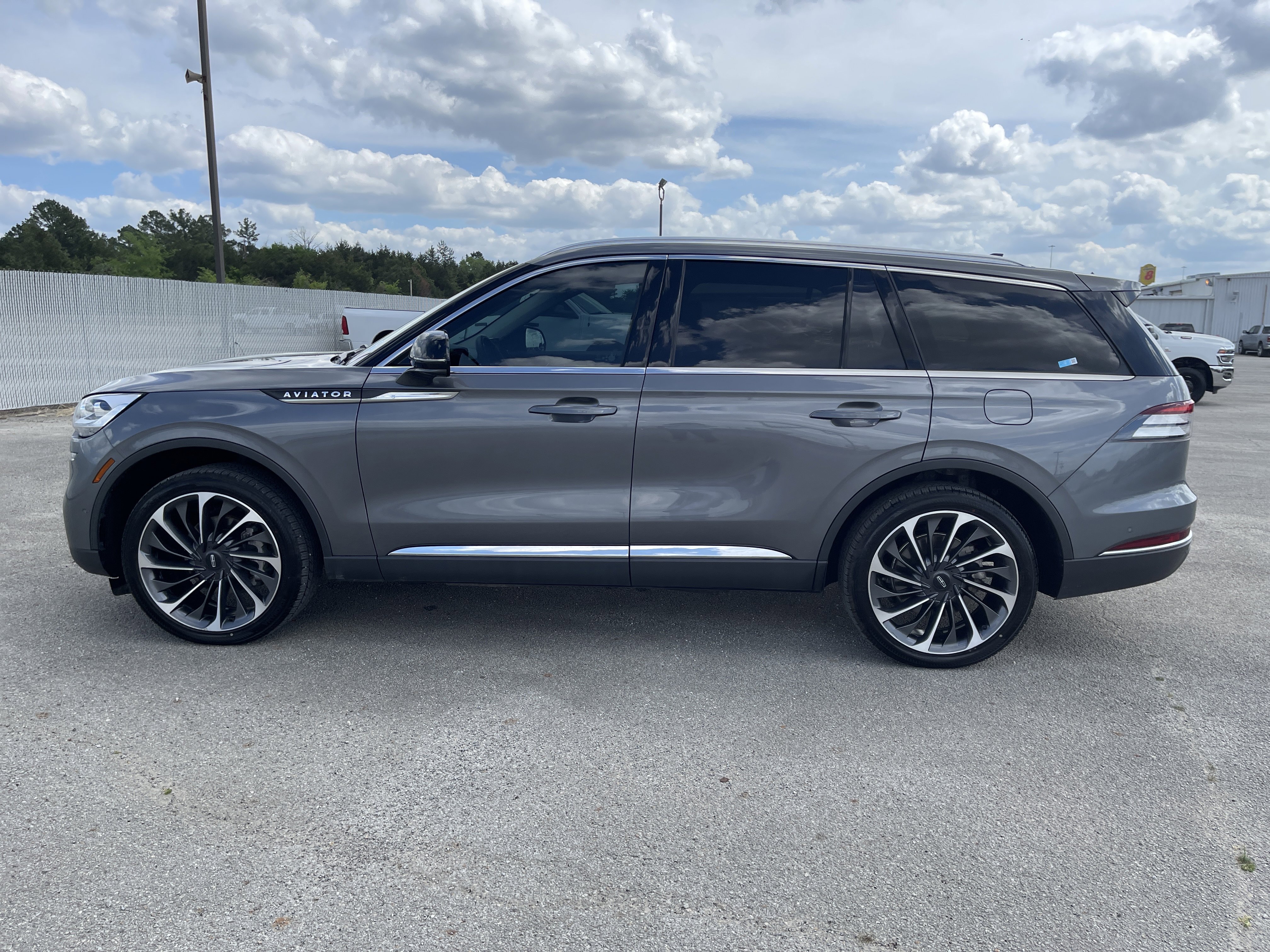 Used 2024 Lincoln Aviator Reserve w/ Equipment Group 201A AWD/4WD image 7