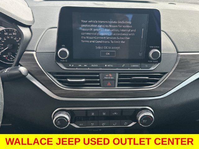 Used 2025 Nissan Altima 2.5 SV FWD image 18