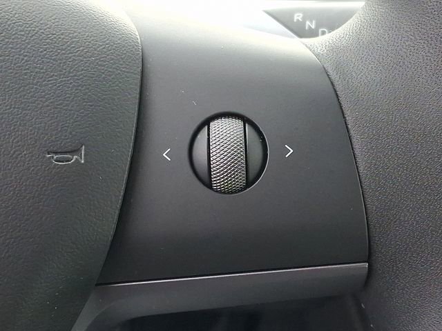 Used 2021 Tesla Model Y Long Range image 24