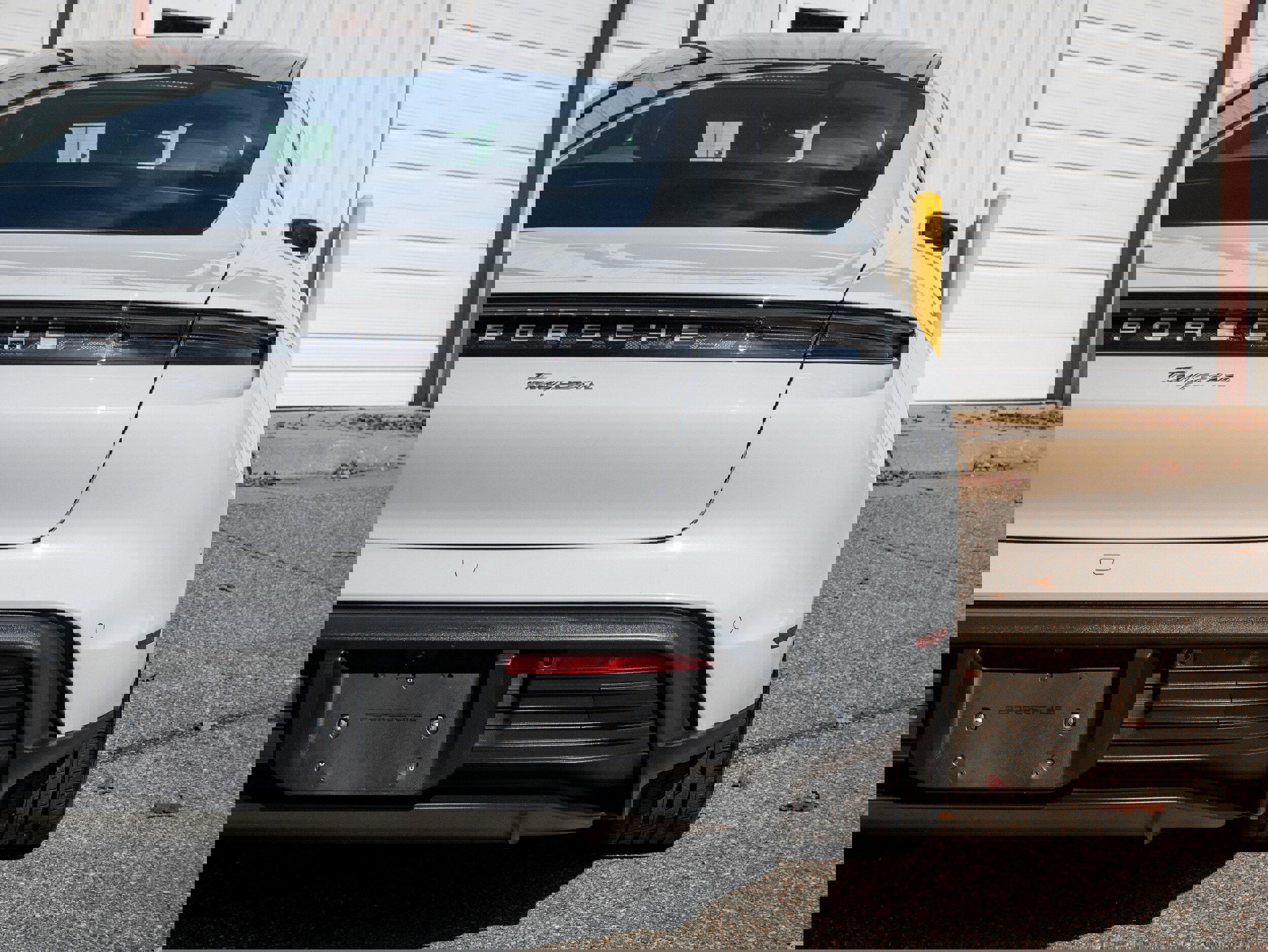 Used 2022 Porsche Taycan image 15