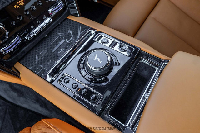 Used 2023 Rolls-Royce Cullinan Black Badge AWD/4WD image 74