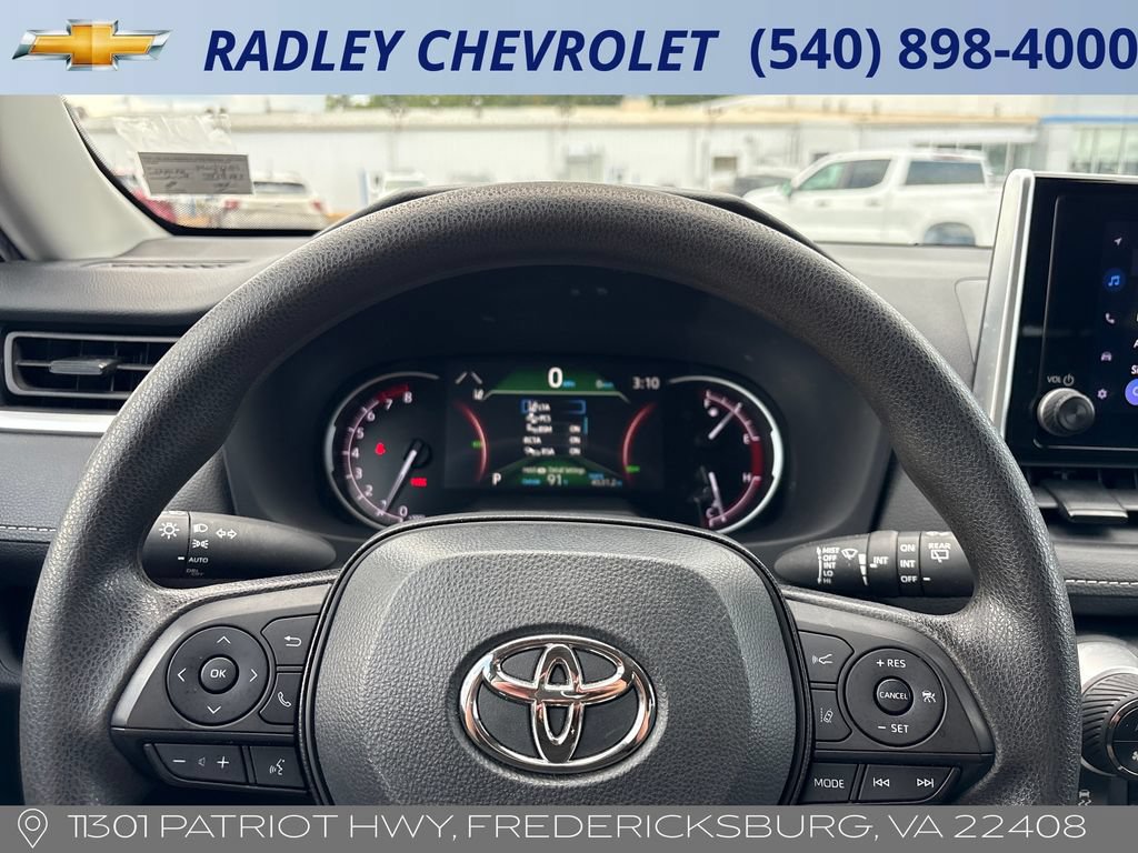 Used 2023 Toyota RAV4 XLE AWD/4WD image 6