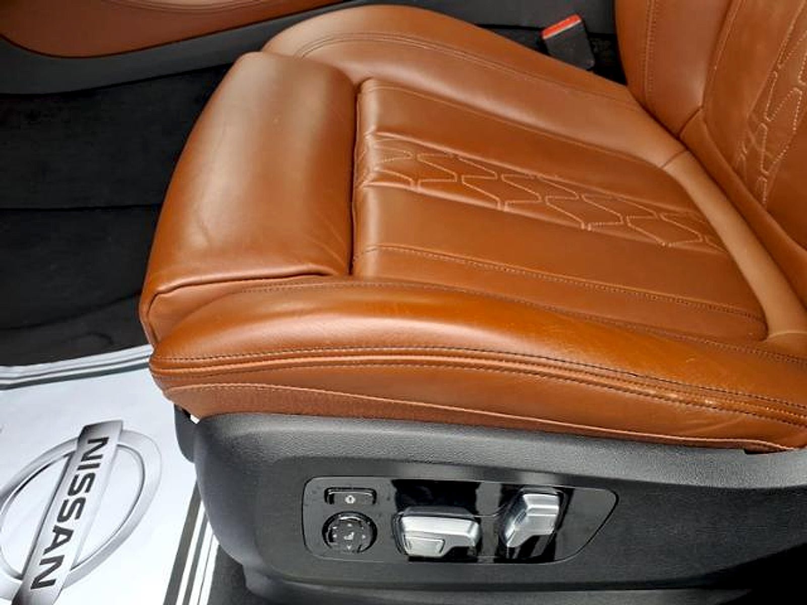 Used 2022 BMW X5 sDrive40i w/ M Sport Package image 7