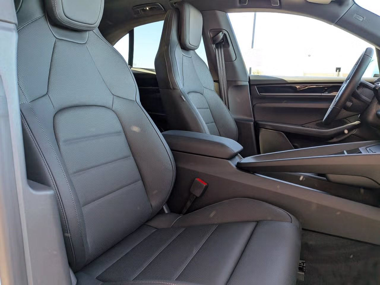 Certified 2026 Porsche Macan Electric RWD image 23